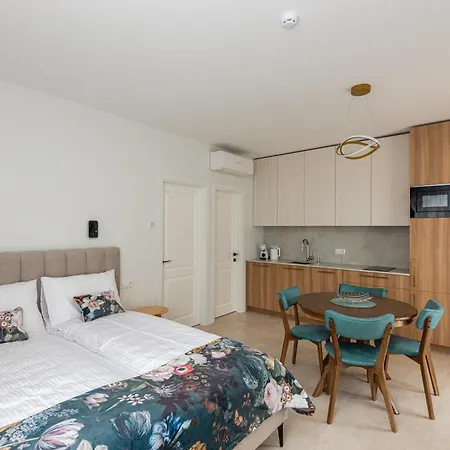 Апартаменти Zemaiciu 16 *