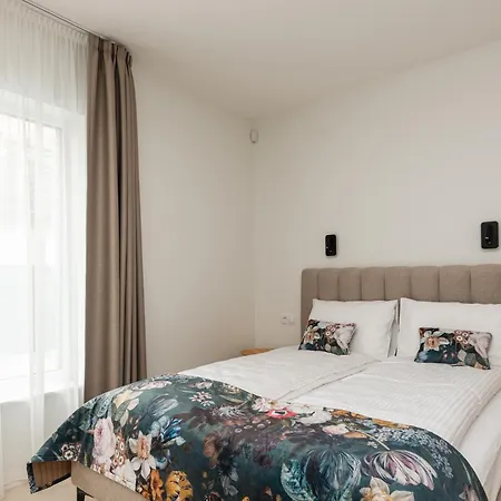 Zemaiciu 16 * Паланга